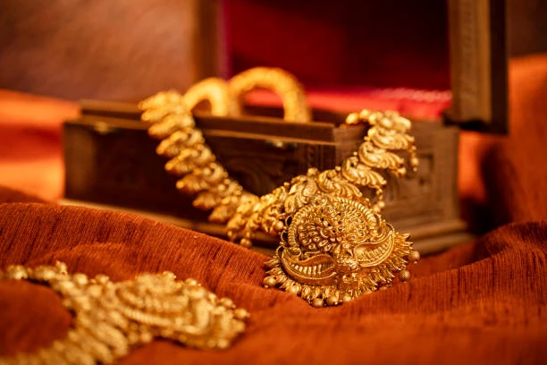 The Jewelry Guy De Maupassant 